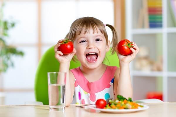 Trẻ em muốn phát triển khoẻ mạnh cần rất nhiều sự bổ sung dinh dưỡng từ đa dạng các loại thực phẩm