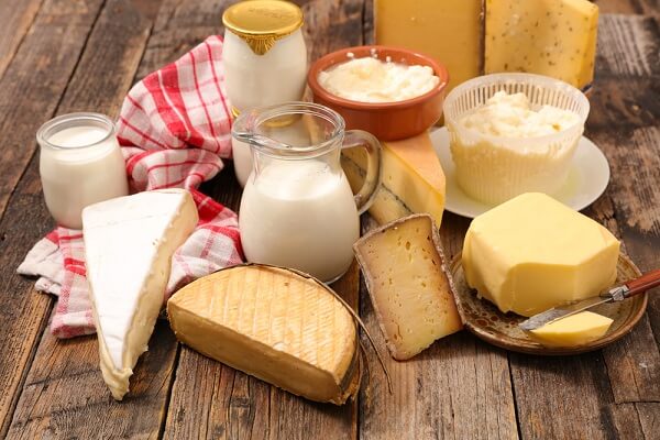 Thực phẩm cung cấp chất béo được sử dụng hàng ngày là dầu, mỡ, bơ, phô mai